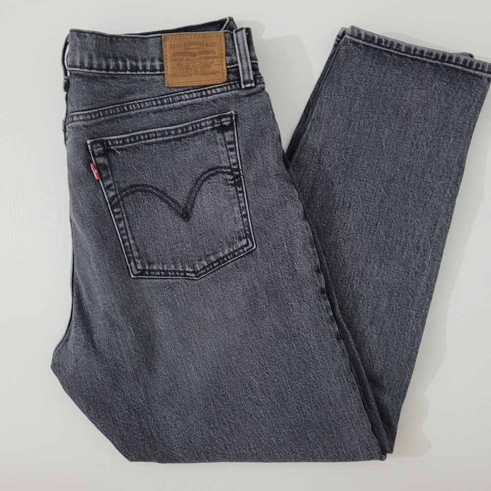 Levi's Premium Women's Size 14 Gray Wedgie Straight Jeans!
